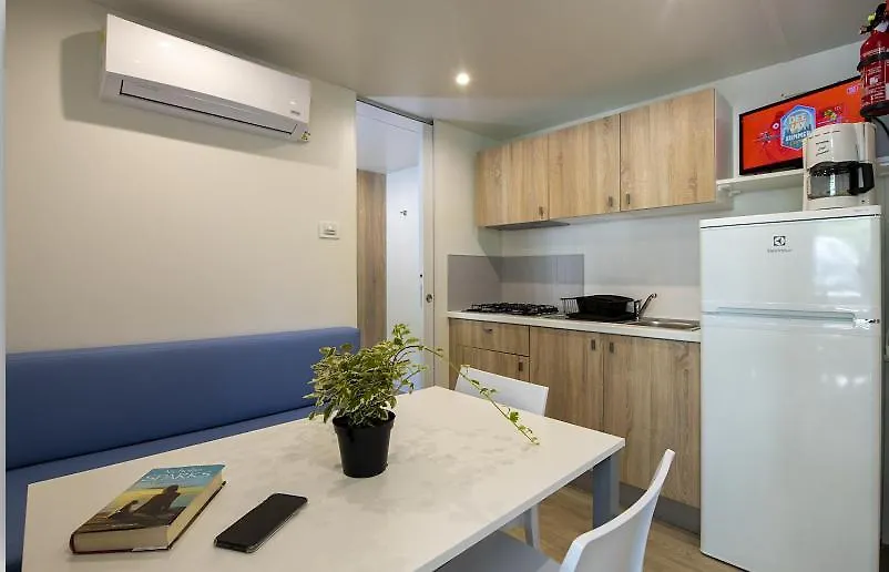 The Beach Camping Village 마리나 디 카라라 캠프장